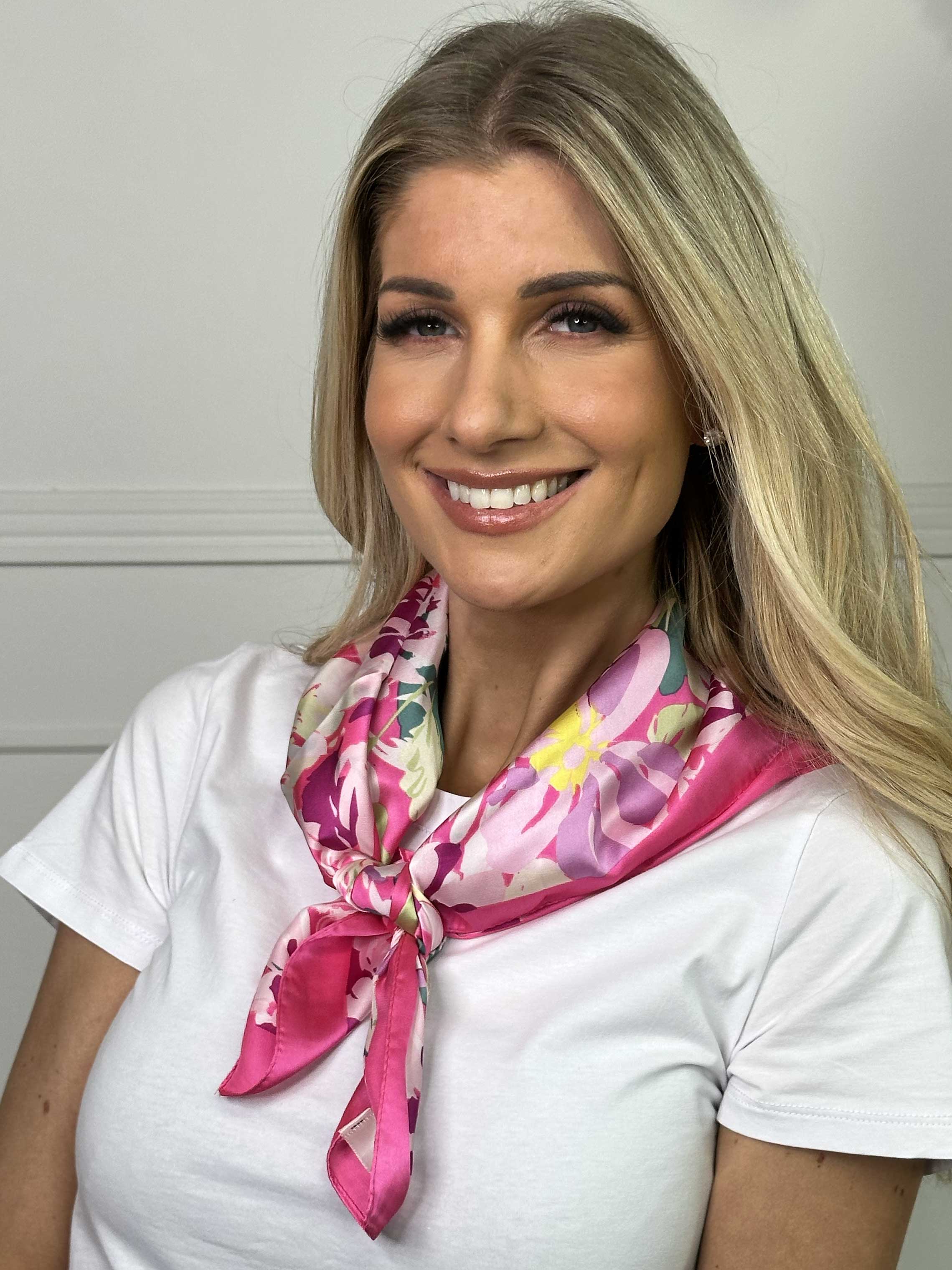 Mary - Söt liten halsduk med blommor